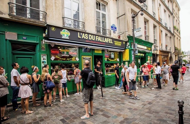A CENTRAL PARISIAN EXPERIENCE WITH MODERN CONVENIENCES IN THE ICONIC LE MARAIS