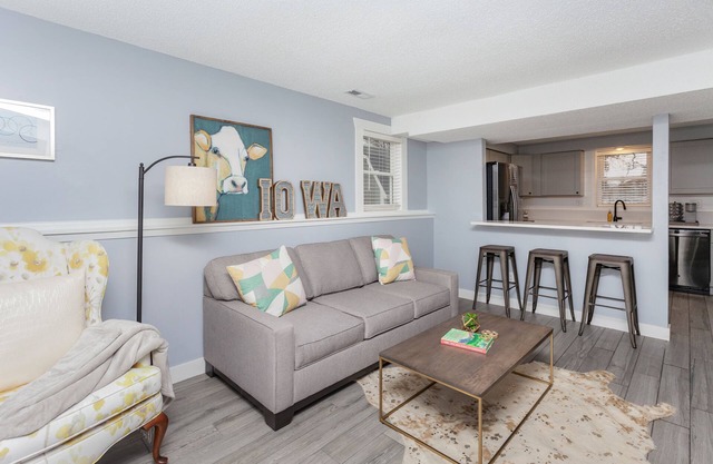 A Charming Home Minutes to Downtown, Zoo, & Airport with Hidden Reading Nook!