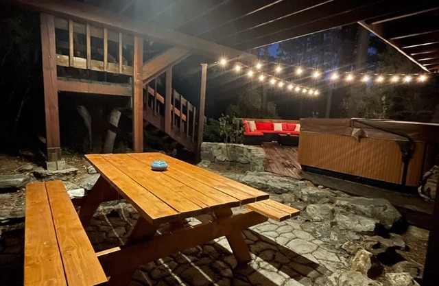 A cheerful cabin in the serenity of the mountains