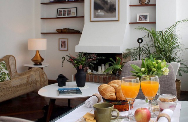 A Cozy Nest in the Historic Heart of Bogotá: nDesigner Flat with Mountain Views!