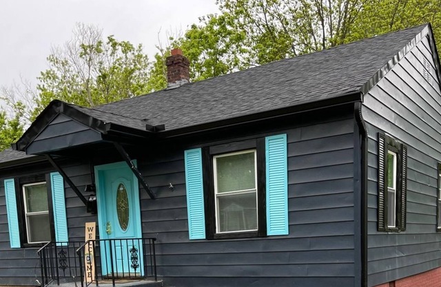 A COZY spacious small house is suitable for your travel and near Elon University