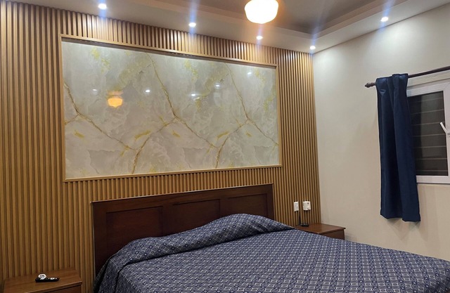 A Downtown one bedroom 1.5 bathroom condo.