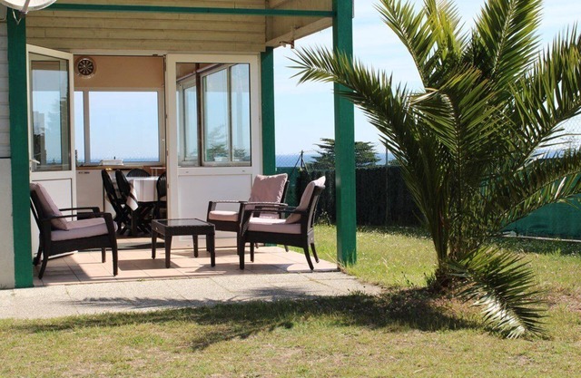 A Erquy, à 200m de la Plage et de L'îlot Saint Michel,chalet vue mer