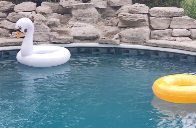 A family-friendly getaway, with outdoor pool and beautiful view! nn