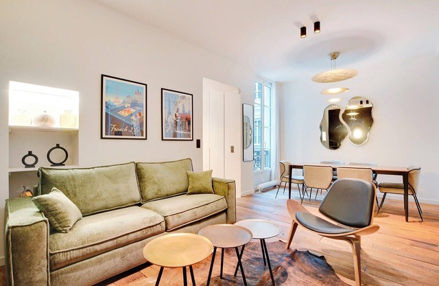 A Fancy 2-BR/1BA in Montorgueil