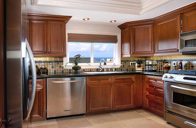 A Few Steps to the Beach! Ocean Views, Patio and 1 Car Garage Parking!