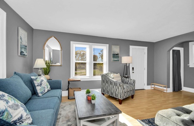 A-Frame Charmer! NEW freshly renovated, all new furnishings 2 br