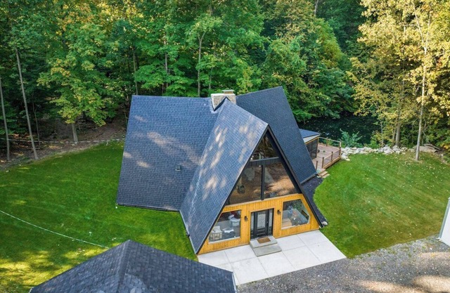 A-Frame I Hot Tub I Nature Play