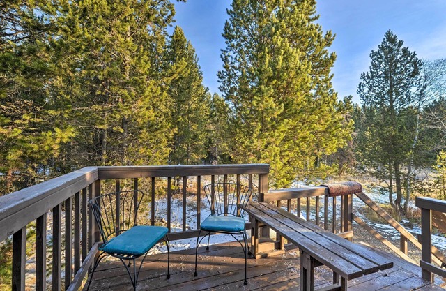 A-frame Mtn Cabin ~ 35 Mi to Yellowstone NP!