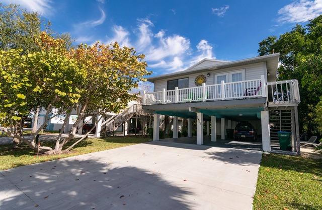 A Getaway Retreat Both Units 4 Bedrooms/4 Baths