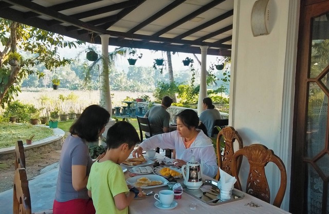 A Green world near to Ella. Family Friendly Lovely Place surround by mountains.