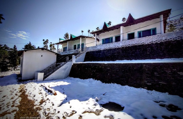 A heavenly himalayan getaway in complete solitude on a hill
