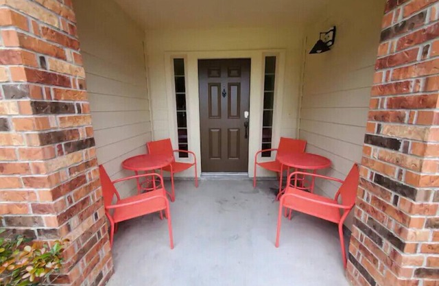 A Home away from Home- King bed-sleeps9