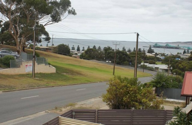 A & K Miller's Port Lincoln Studio Apartment