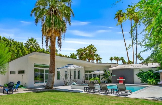 A+ LOCATION close to downtown in the quiet Mesa enclave! Hot Tub. Fire Pit.