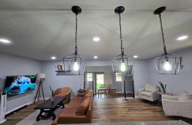 A+ location: UT, Melton Hill Parks, ORNL, shops