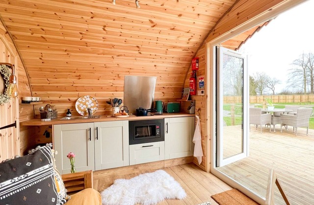 A luxurious pod with hot tub in Yorkshire close to many tourist attractions.