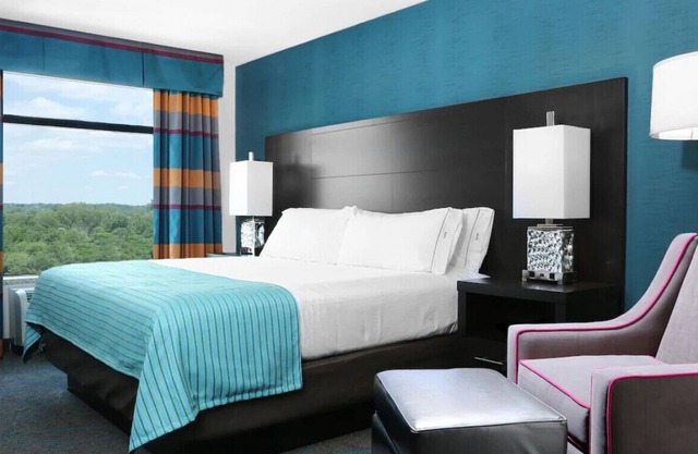 A Luxurious Retreat close to Wharton House