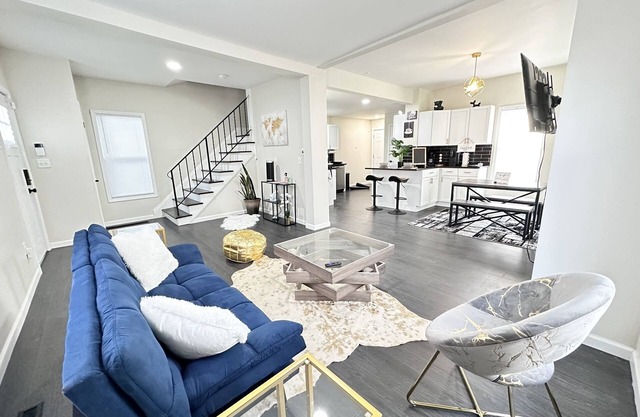 A Luxury Franklinton Beauty, Near Downtown COSI