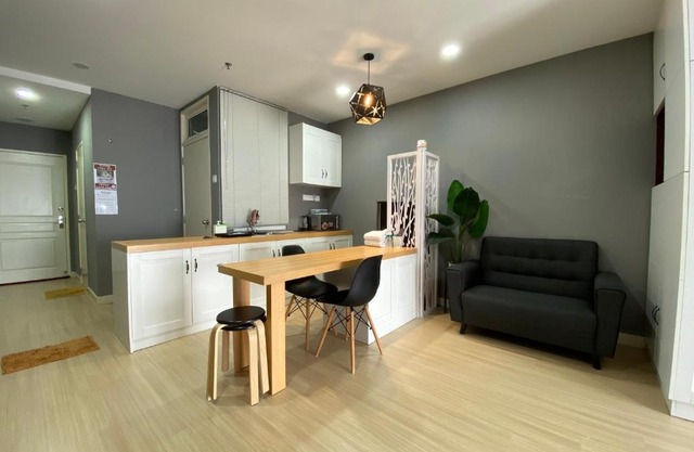 A Modern & Homely Studio with Pool and Gym