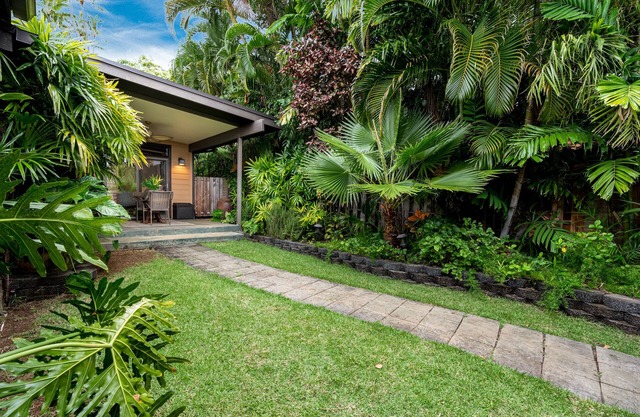 A Quiet Honolulu LUX STUDIO near Diamond Head & Waikiki w/private yard space