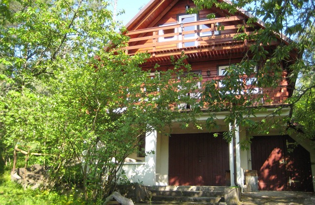 A quiet summer house in Kashubian Switzerland on Lake Kniewo.