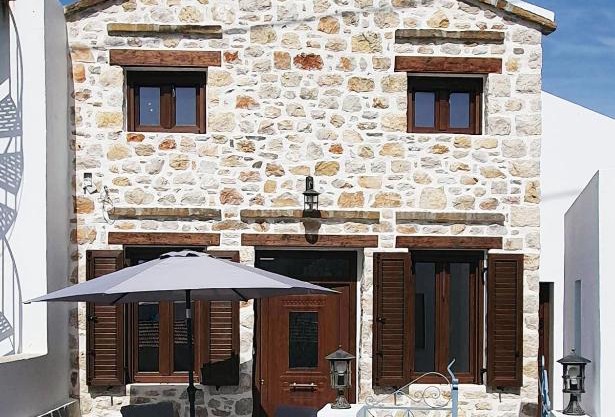 A Rock house at Piles village Karpathos - Πέτρινο σπίτι στο χωριό Πυλές Κάρπαθος