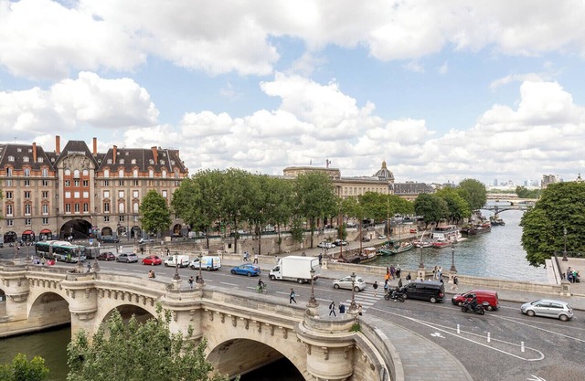 A Splendide 1-BR au Quai des Orfèvres