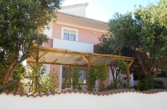 a stone's throw from the sea, ideal for families