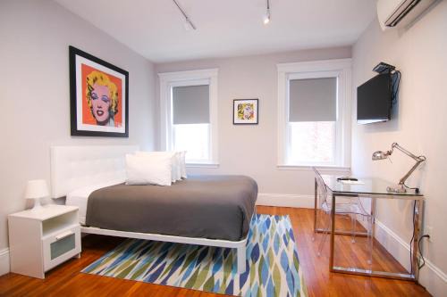 A Stylish Stay w/a Queen Bed, Heated Floors. #15