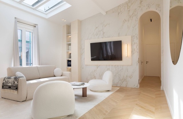 A Sublime 2-BR/2-BA in Louvre - Montorgueil