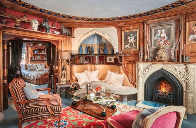 A Theatrical Pied a Terre, Close to Absolutely Everything in Central London.