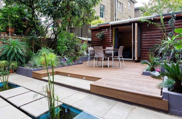 A Unique, spacious and Elegant Garden flat overlooking Clapham Common London