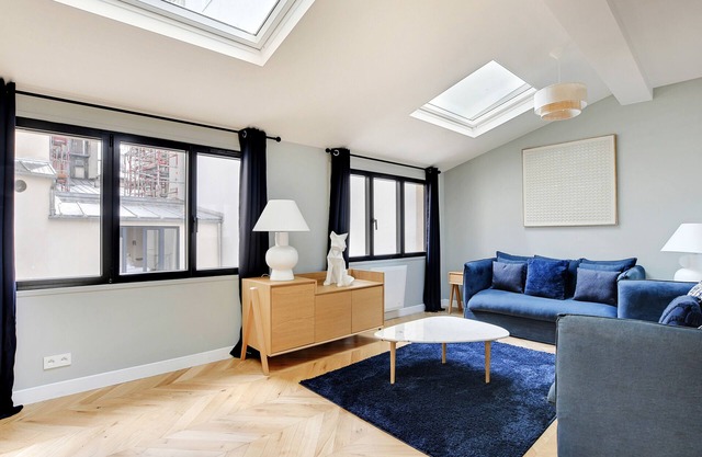 A Wonderful 2-BR/2BA in Montmartre