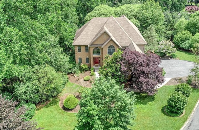 A Woodside Manor w/ Pool, Hot Tub, Gameroom & Firepit