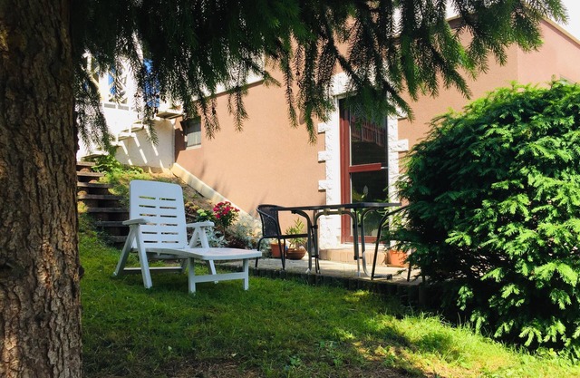 A1 vacation apartment with private terrace, hiking, canoeing,