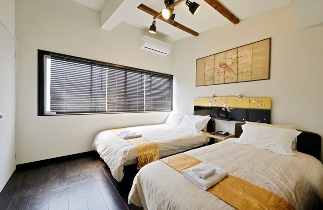 Abenosuji Yes a twostory retro tenement with a - Abenosuji/Osaka Ōsaka