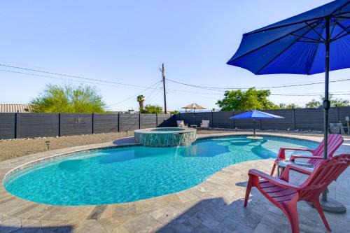 about 5 Mi to Lake Havasu Family Home with Fenced Yard!