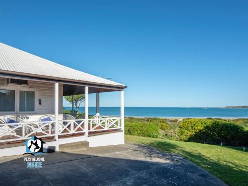 Absolute Beachfront 3BR 2BA Home w/Beach Track