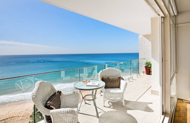 Absolute beachfront @ Collaroy