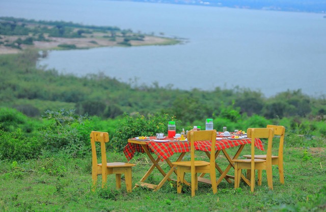 Acacia Wilderness Mweya