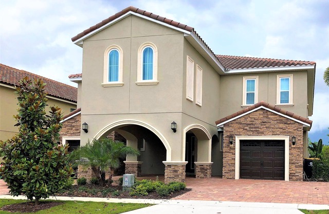 Access to 3 Private GOLF COURSES+2 Waterparks+POOL & SPA+Gameroom+THEATER+Disney