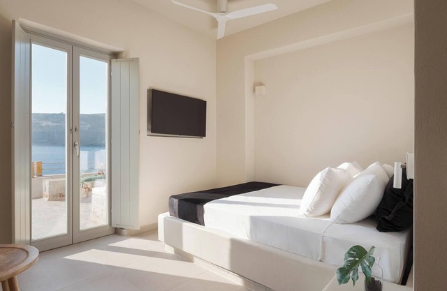 Accessible Double Room By Yerma Suites Limeni