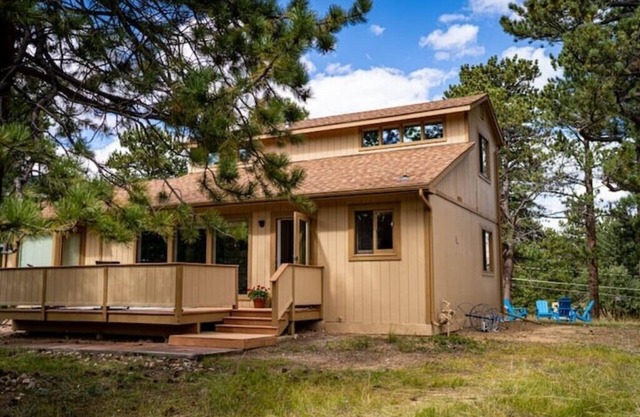 Accessible Family Retreat near RMNP! Decks, Firepit, Big Yard!