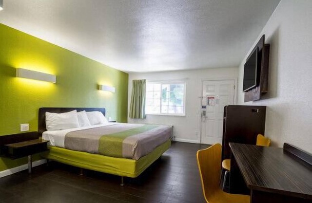 Accessible King Room near Downtown Monterey