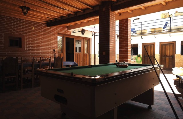 Accommodation for groups and village with special charm, 20 minutes from LEÓN.