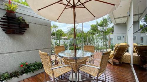 Aconchegante apartamento térreo na Praia de Mariscal