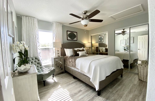 Acorn Terrace at the Harbor Inn on Main, Safety Harbor, FL