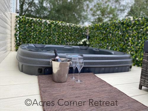 Acres Corner Retreat Inc Hot tub at Tattershall Lakes Country Park