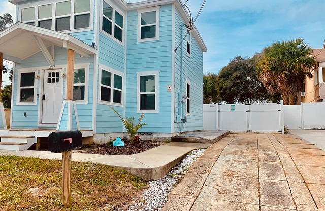 across the street from Ocean Center& walking distanceto BEACH